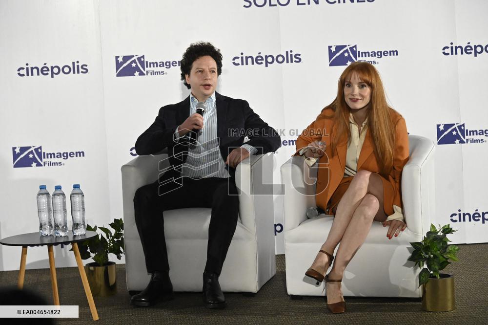 Dreams Press Conference - Mexico