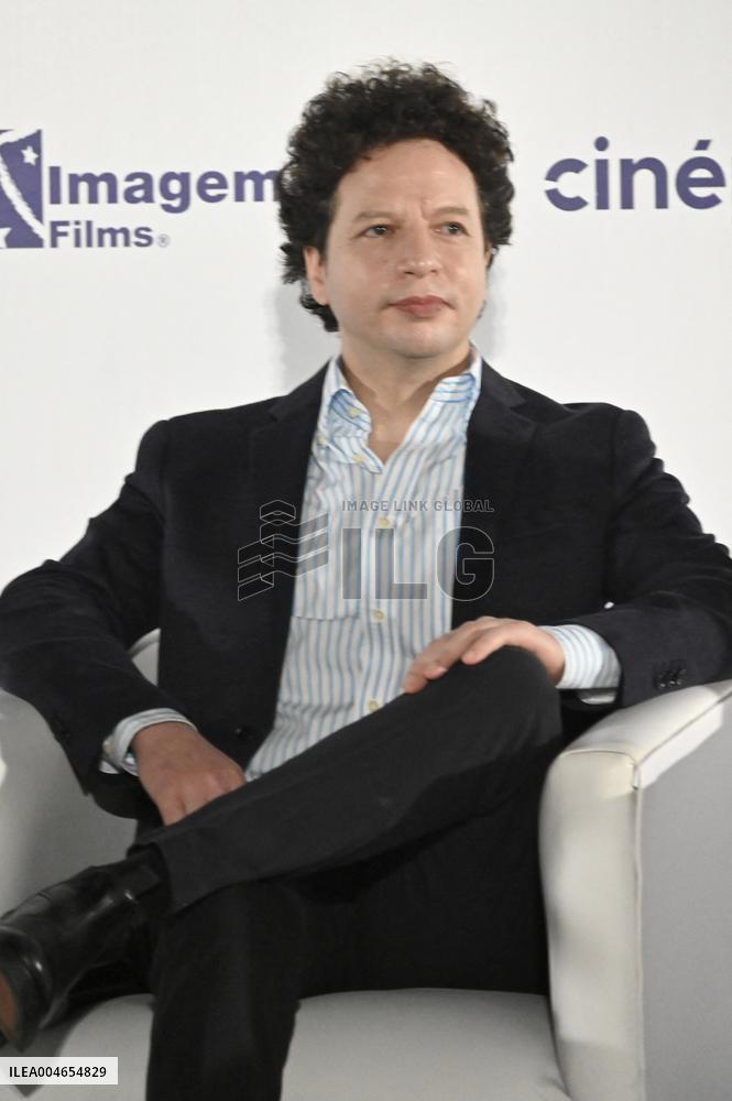 Dreams Press Conference - Mexico