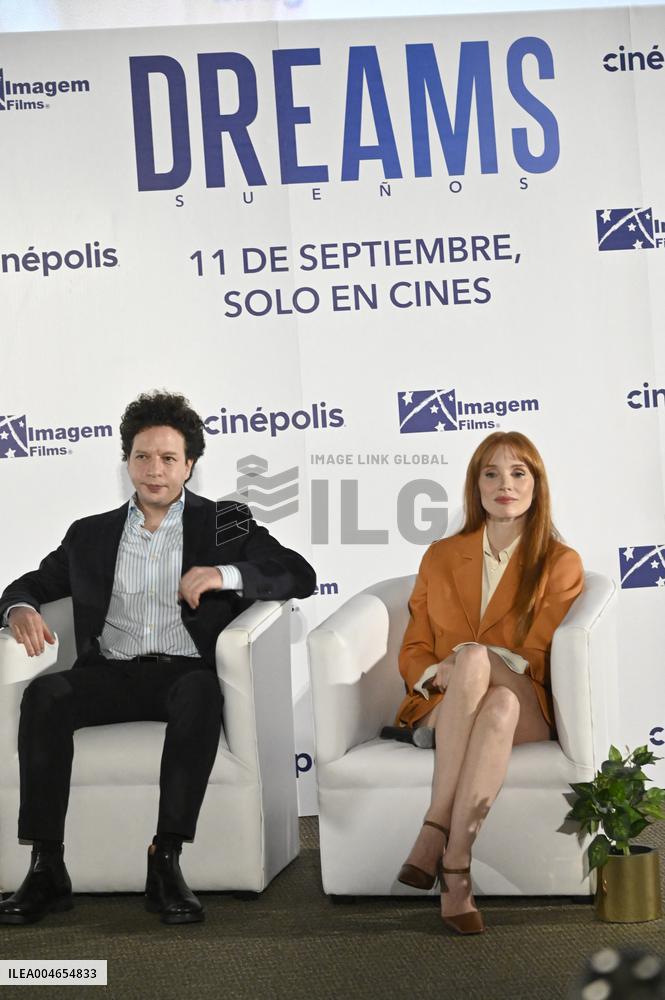 Dreams Press Conference - Mexico