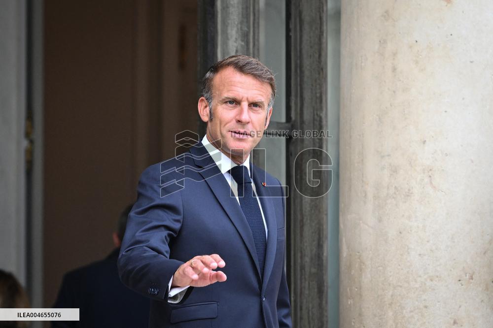Emmanuel Macron welcomes Bassirou Diomaye Faye at the Elysee FA