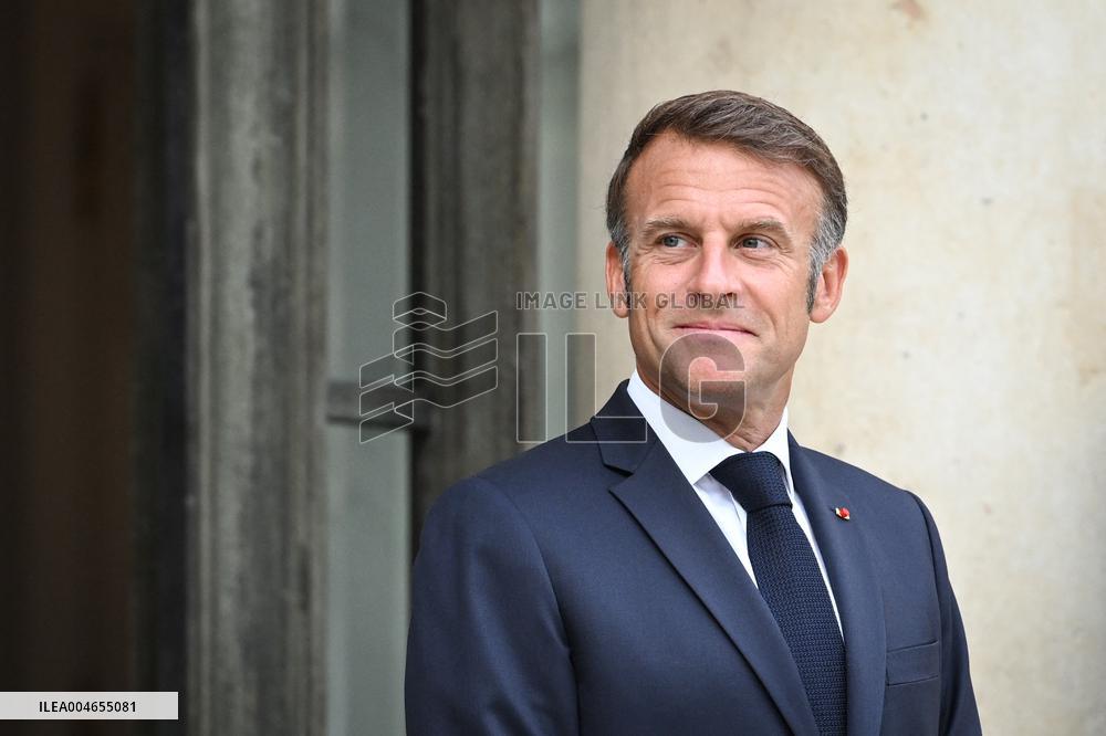Emmanuel Macron welcomes Bassirou Diomaye Faye at the Elysee FA