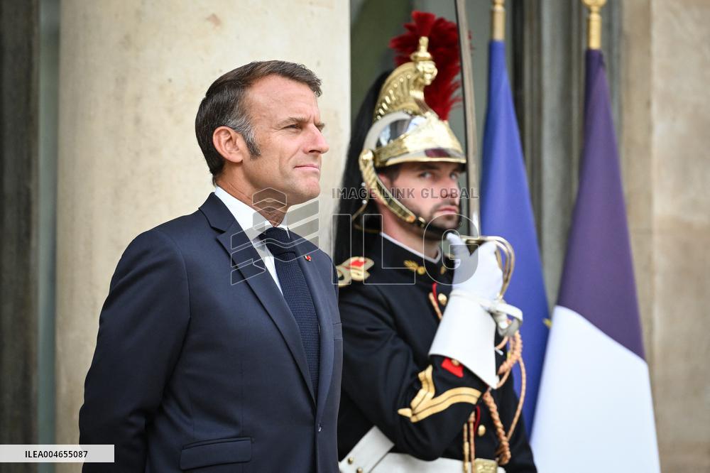 Emmanuel Macron welcomes Bassirou Diomaye Faye at the Elysee FA