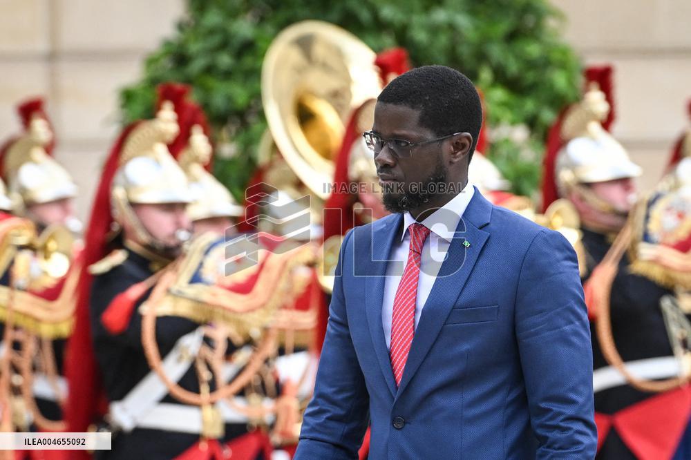 Emmanuel Macron welcomes Bassirou Diomaye Faye at the Elysee FA