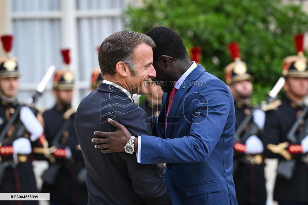 Emmanuel Macron welcomes Bassirou Diomaye Faye at the Elysee FA