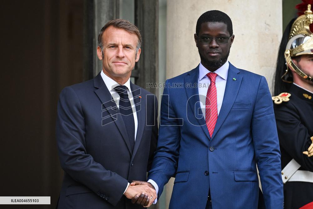 Emmanuel Macron welcomes Bassirou Diomaye Faye at the Elysee FA
