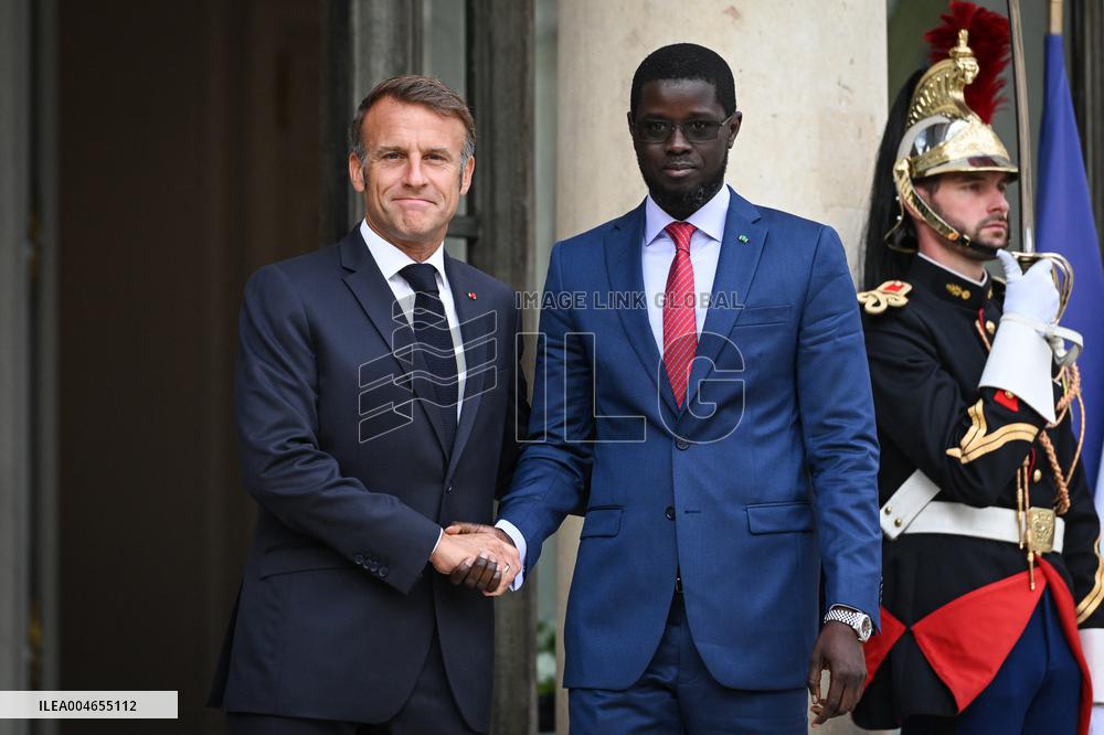 Emmanuel Macron welcomes Bassirou Diomaye Faye at the Elysee FA
