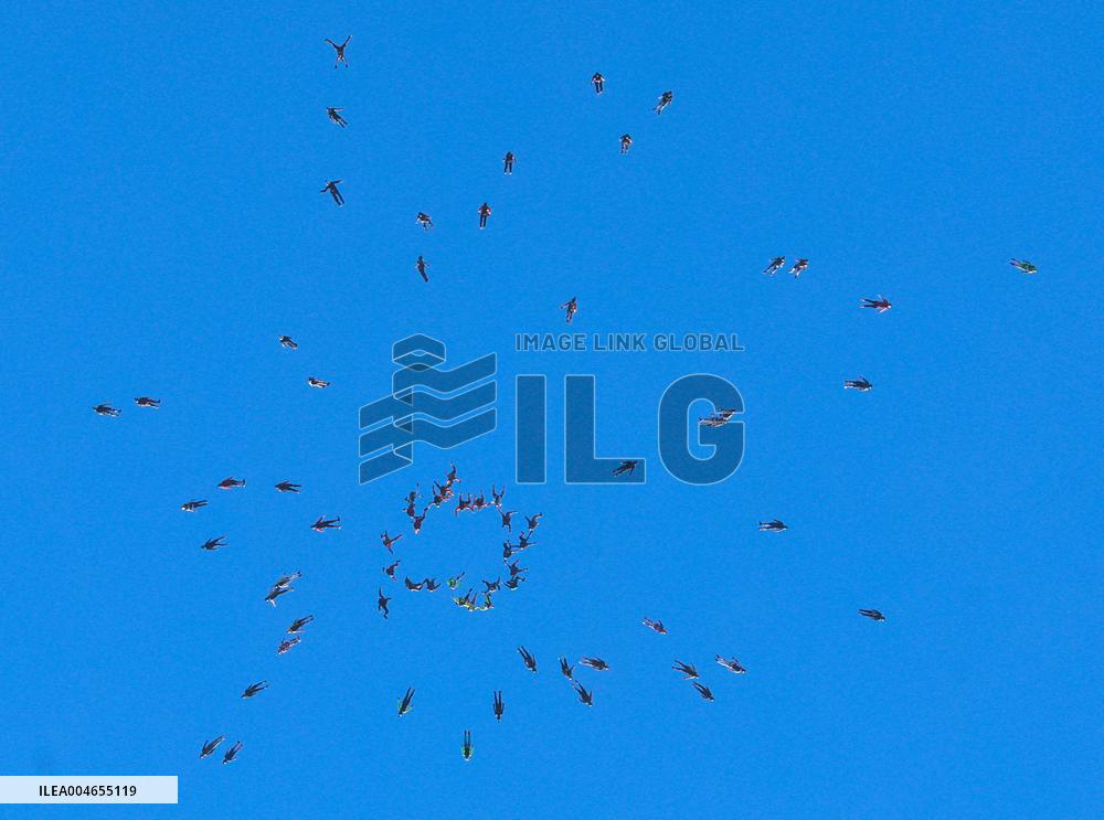 Attempt at vertical jump world record - Illinois