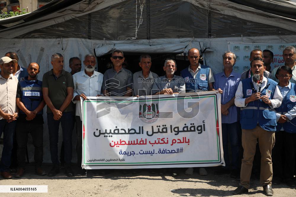 Rally in Solidarity with Journalists Killed by Israeli Strikes - Gaza