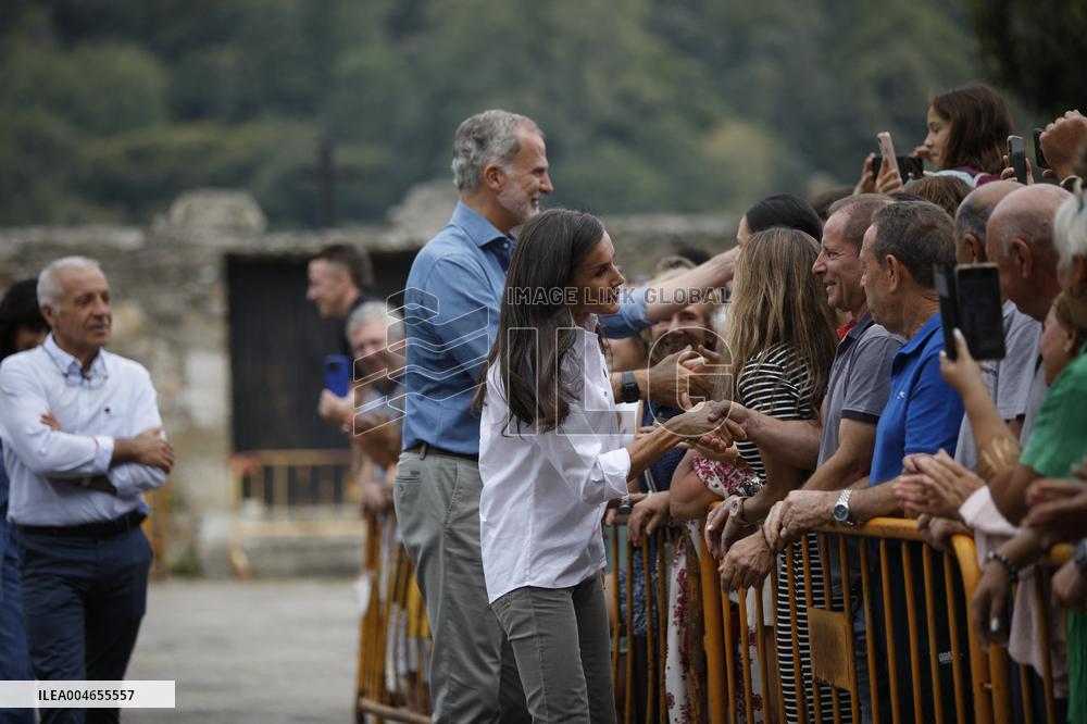 Royals Visit Fire-Affected Areas In Lake Sanabria