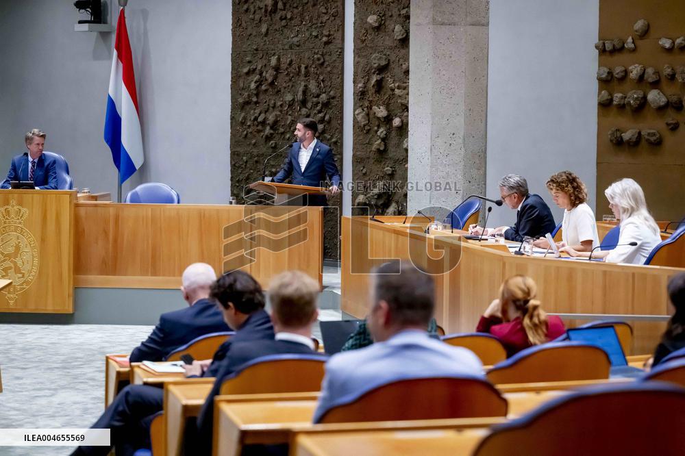 House of Representatives Meets on NSC departure - The Hague