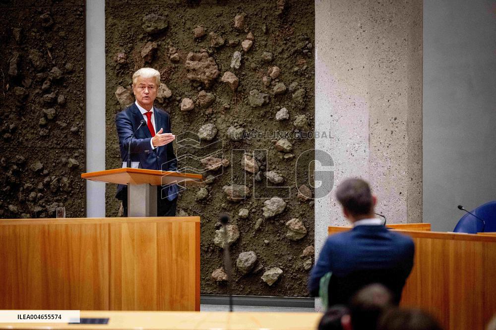 House of Representatives Meets on NSC departure - The Hague