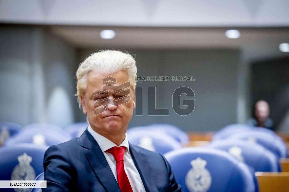 House of Representatives Meets on NSC departure - The Hague