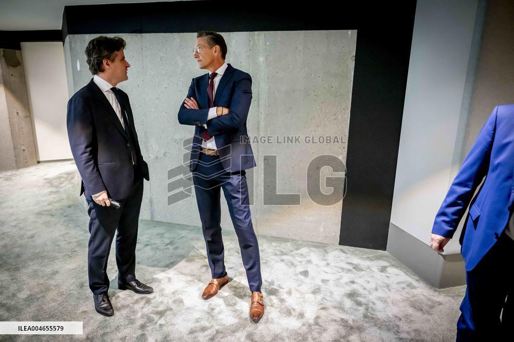 House of Representatives Meets on NSC departure - The Hague