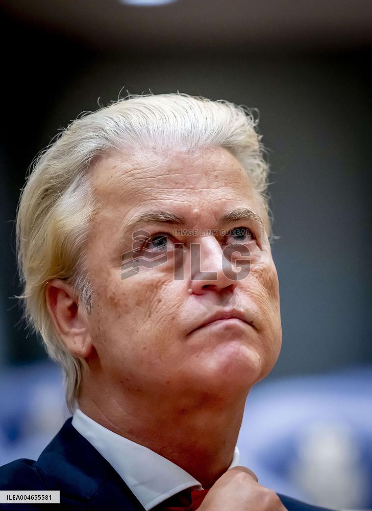 House of Representatives Meets on NSC departure - The Hague