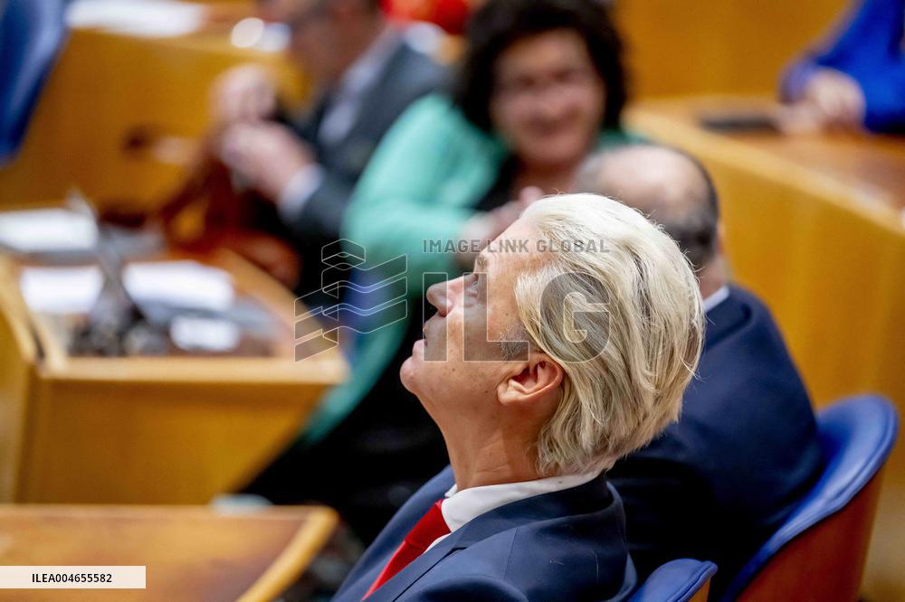 House of Representatives Meets on NSC departure - The Hague