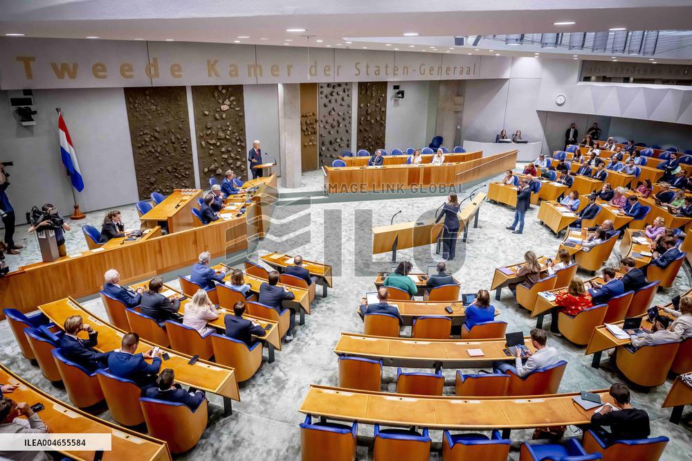 House of Representatives Meets on NSC departure - The Hague