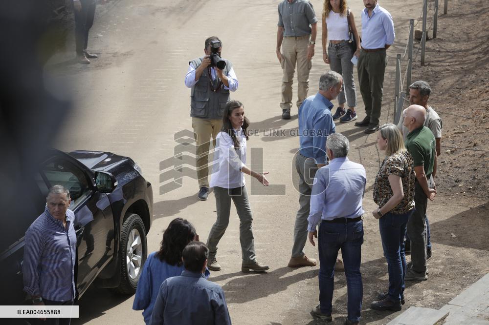 Royals Visit Fire-Affected Areas In Lake Sanabria