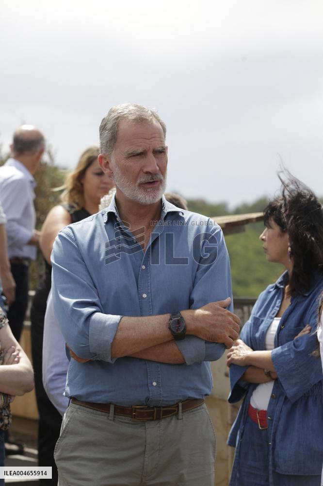 Royals Visit Fire-Affected Areas In Lake Sanabria