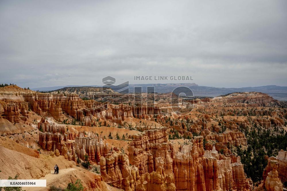 Illustration - Bryce Canyon is a National Park - USA