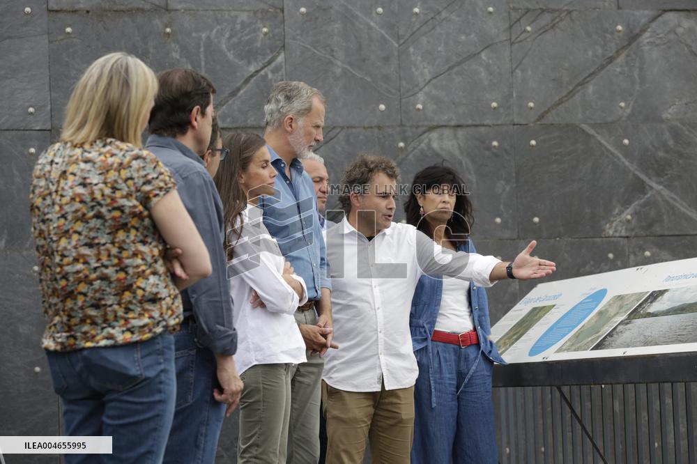 Royals Visit Fire-Affected Areas In Lake Sanabria