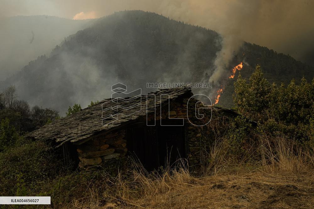 Situation 2 in Pobra Do Brollón Fire Cancelled - Spain