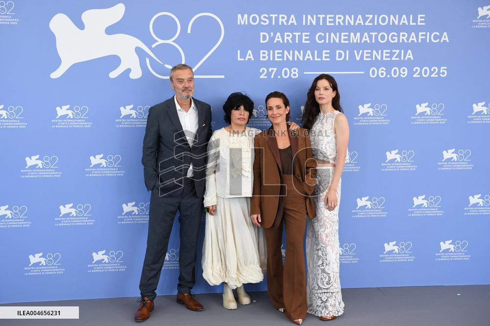 Venice Mother Photocall AM