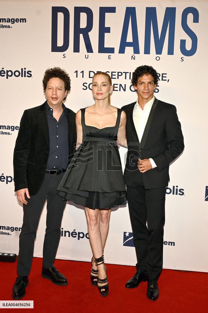 Dreams Premiere - Mexico