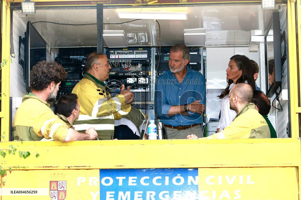 Royals Visit Fire-Affected Areas In Lake Sanabria