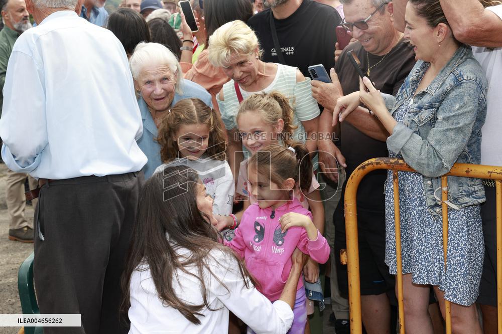 Royals Visit Fire-Affected Areas In Lake Sanabria