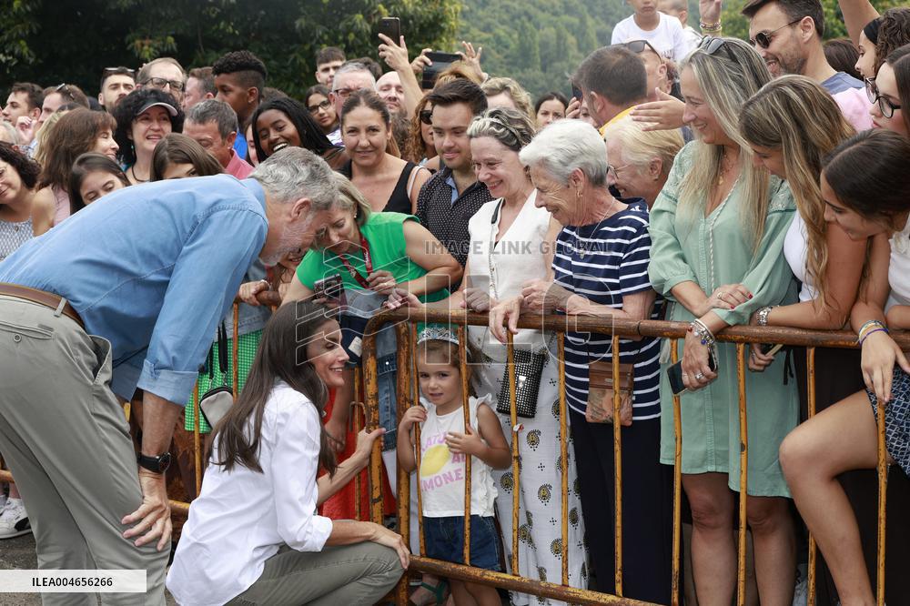 Royals Visit Fire-Affected Areas In Lake Sanabria