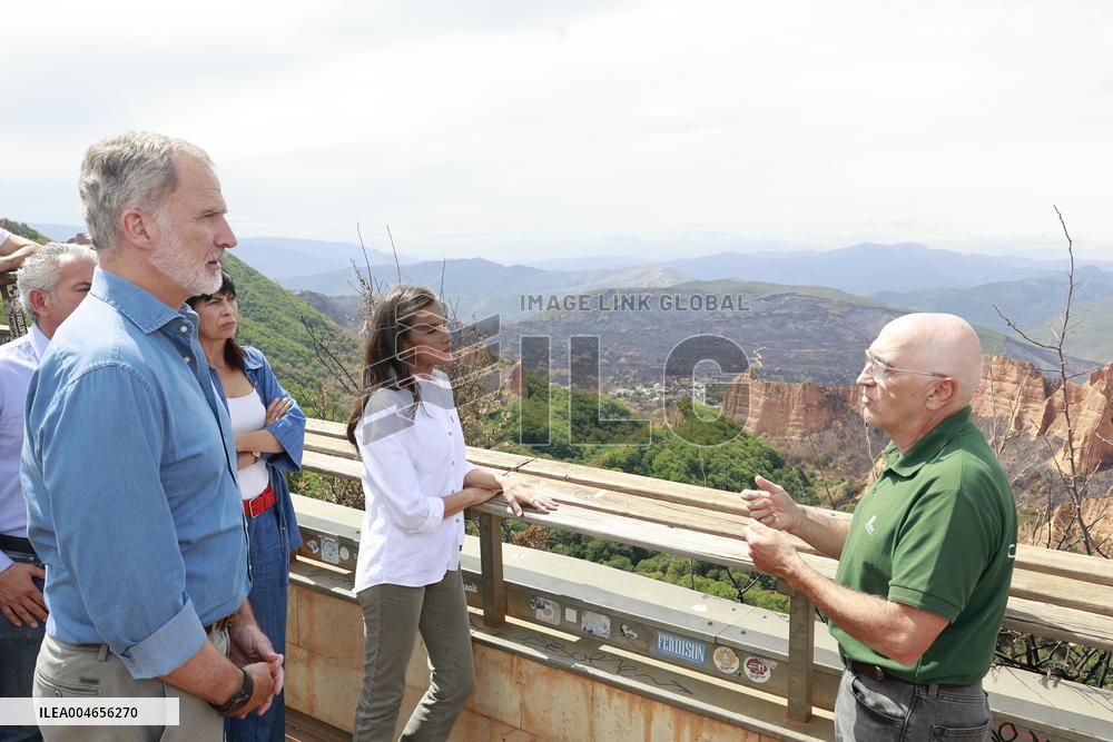 Royals Visit Fire-Affected Areas In Lake Sanabria