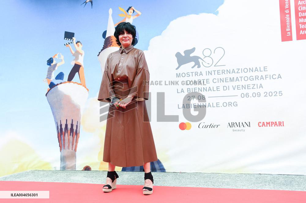 Venice Mother Premiere AM