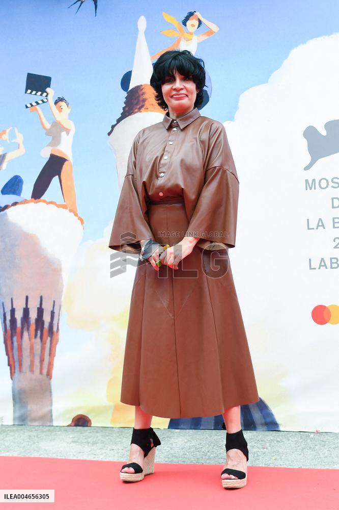 Venice Mother Premiere AM