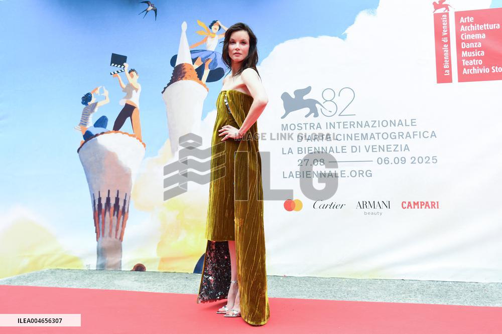 Venice Mother Premiere AM