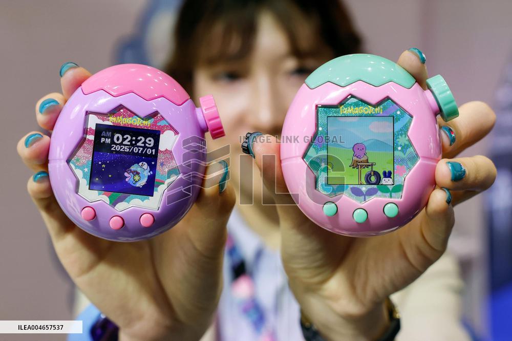 International toy show in Tokyo