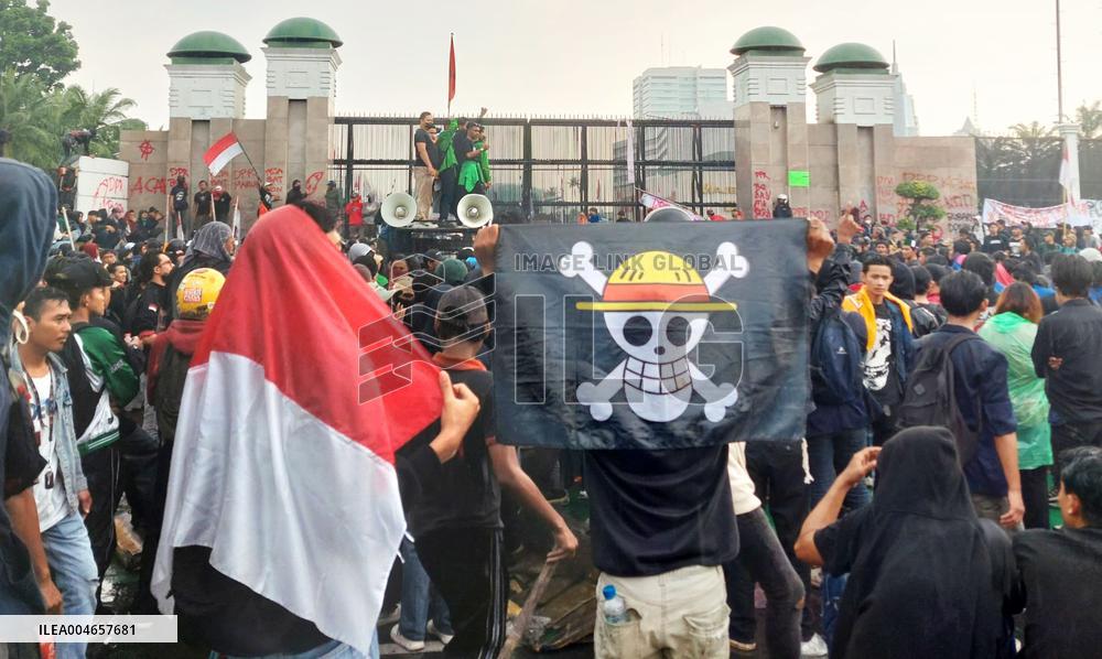 Protest against parliament members in Indonesia