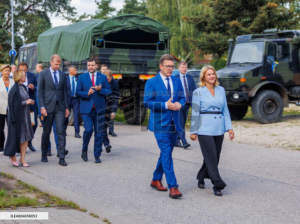 Estonian and Latvian governments joint session