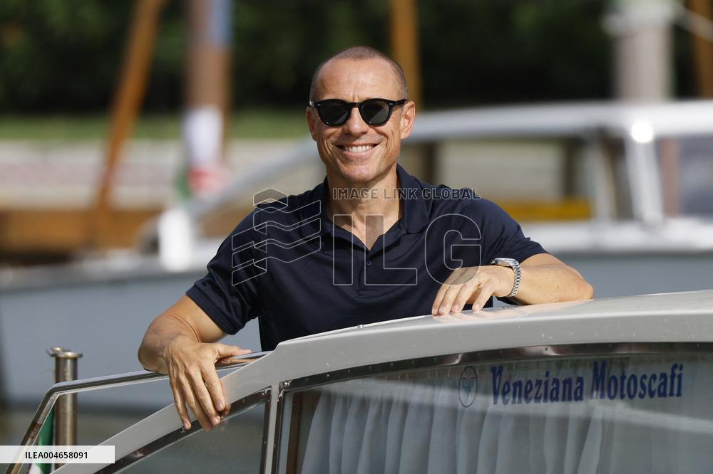 VENICE - Arrival Stefano Accorsi MP