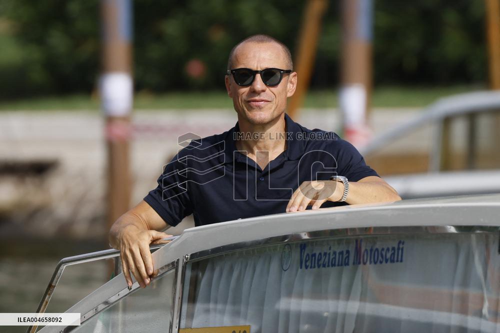 VENICE - Arrival Stefano Accorsi MP