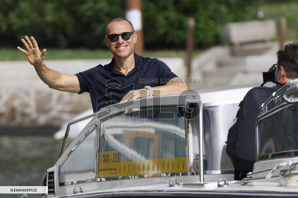 VENICE - Arrival Stefano Accorsi MP