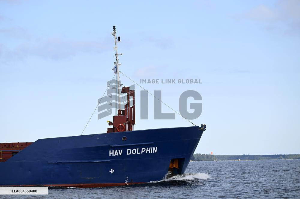 Hav Dolphin cargo ship heading to Vaasa