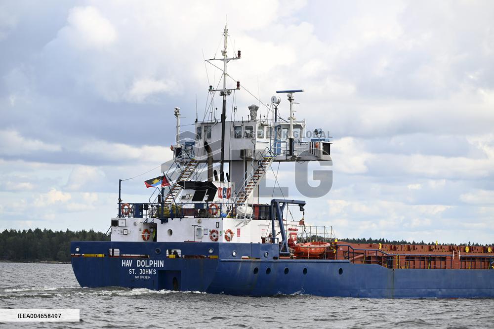 Hav Dolphin cargo ship heading to Vaasa