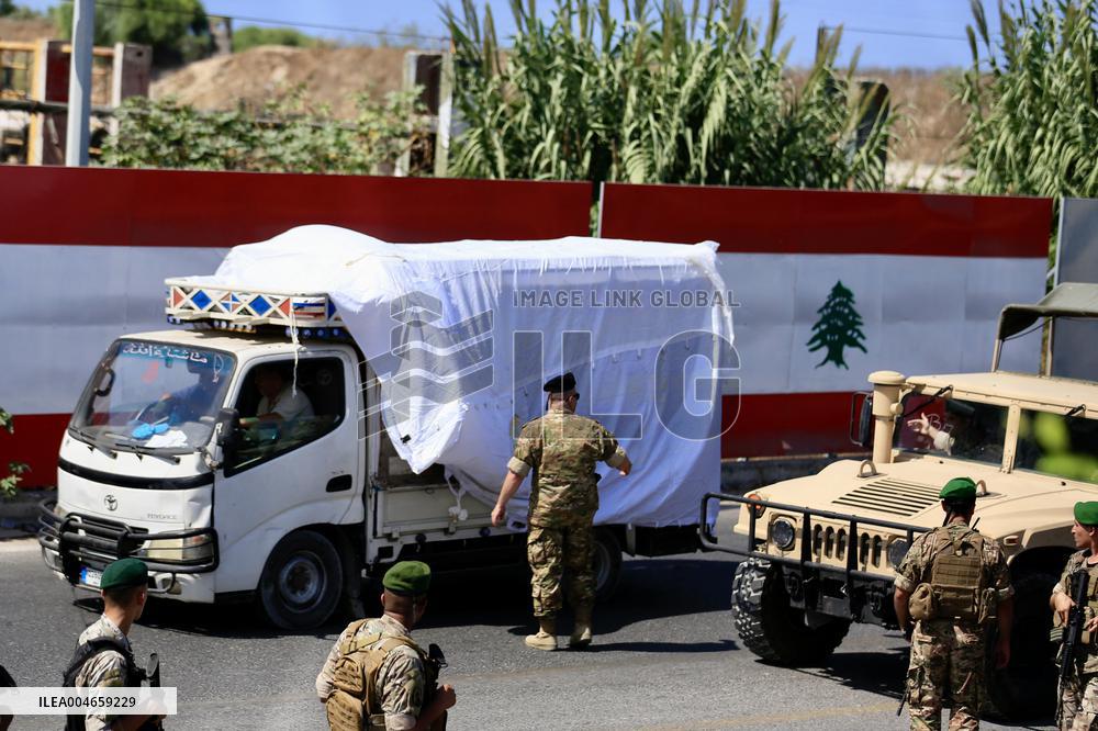Surrender of Weapons from Palestinian Camps to The Lebanese Army - Tyre