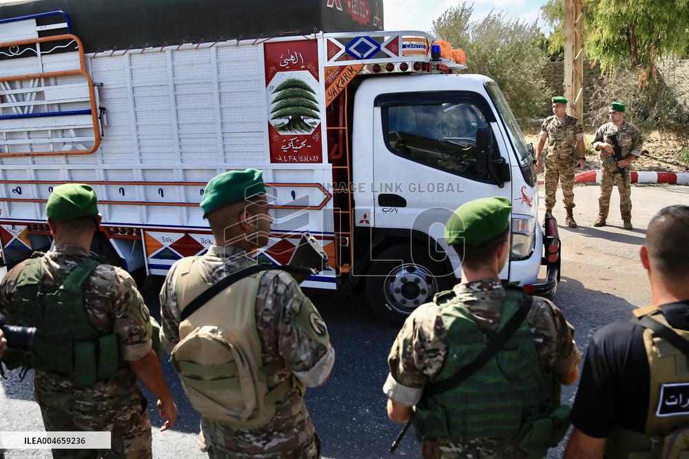 Surrender of Weapons from Palestinian Camps to The Lebanese Army - Tyre