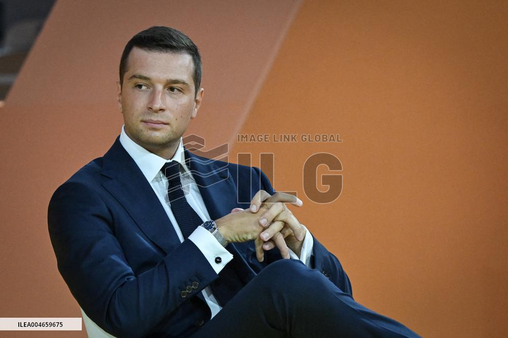 Debate at the REF 2025 in Paris FA