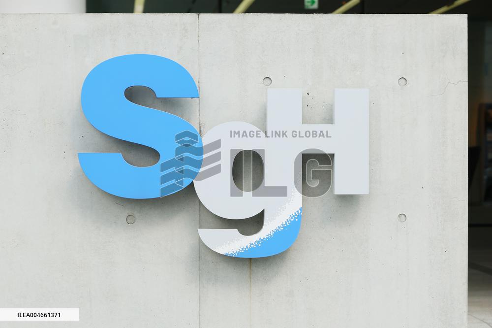 SG Holdings exterior, logo and signboard