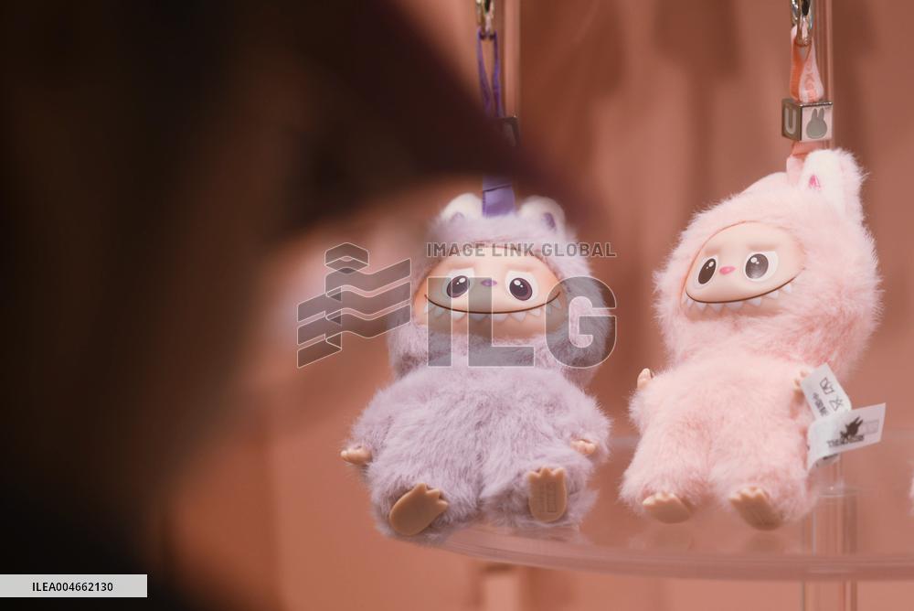 Pop Mart LABUBU Poplar in China