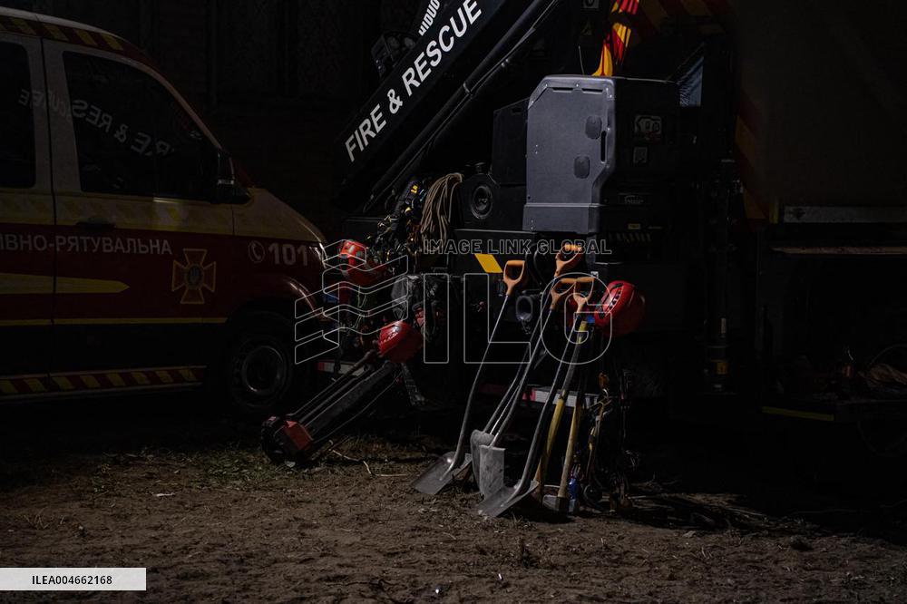 Russian Strikes in Kiev Claim 23 Lives - Ukraine