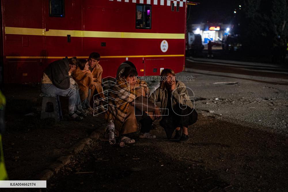 Russian Strikes in Kiev Claim 23 Lives - Ukraine