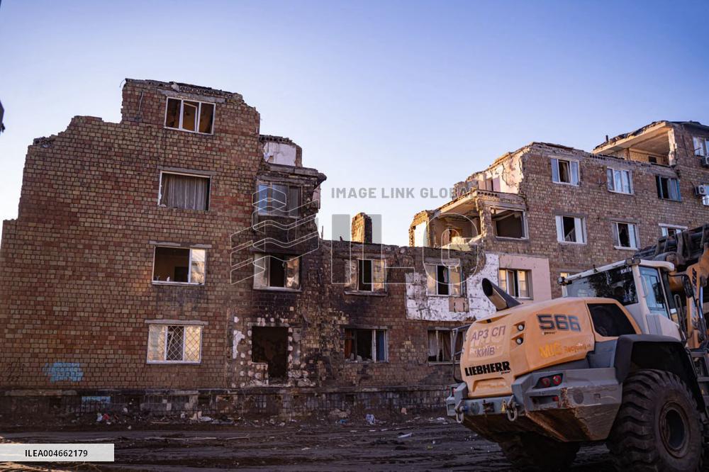 Russian Strikes in Kiev Claim 23 Lives - Ukraine